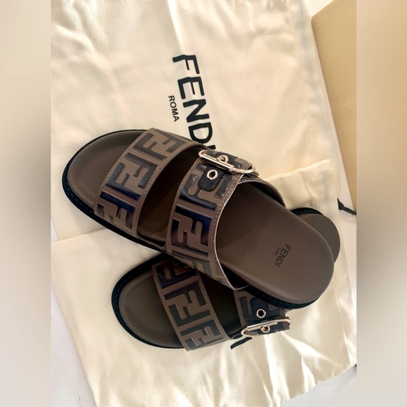 FENDI Leather FF Slide Sandals - Picture 7 of 10